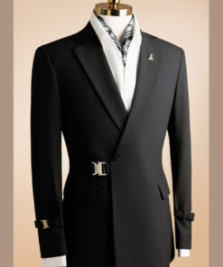 Vest đen cài chéo, cổ K