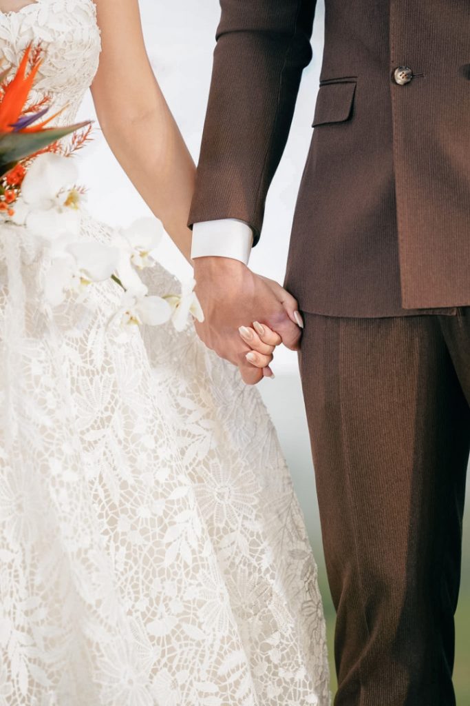 Chú Rể Minh Trọng Lộng Lẫy Trong Bộ Suit Nâu từ LIN Wedding