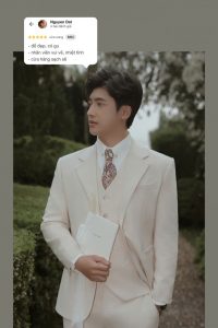 Chú rể Minh Đạt rạng ngời cùng bộ suit kem của LIN Wedding