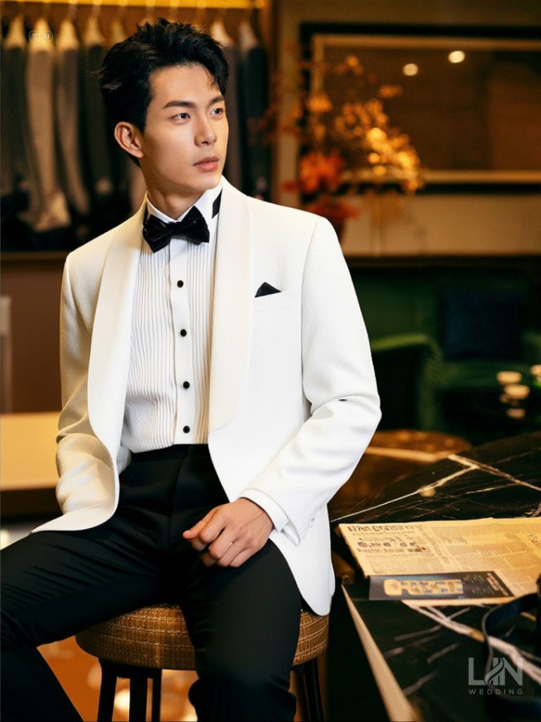 TUXEDO TRẮNG CỔ SAM – PHONG CÁCH TINH KHÔI CHO CHÀNG RỂ HIỆN ĐẠI