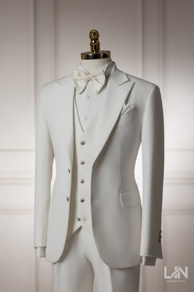 SUIT FULL WHITE – ĐẲNG CẤP TINH KHÔI, VẺ ĐẸP KHÓ CƯỠNG