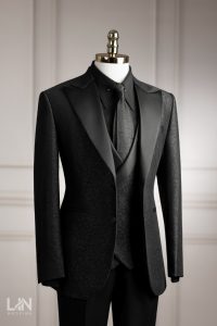 TUXEDO ĐEN GẤM – ĐỈNH CAO PHONG THÁI QUÝ ÔNG