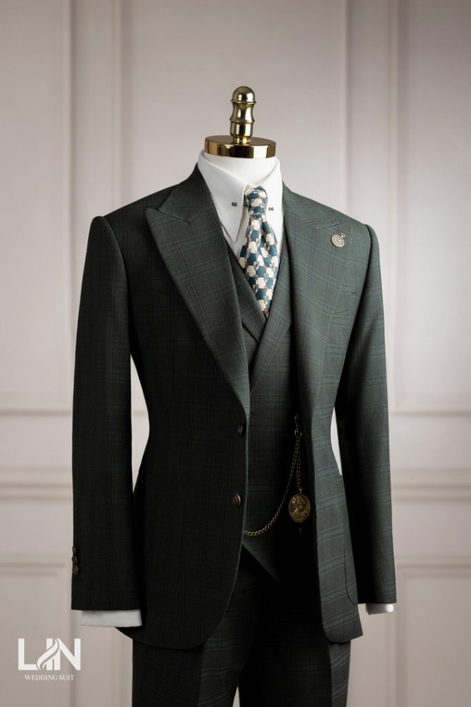 LỊCH LÃM TỪNG CHI TIẾT – BẢN LĨNH TRONG TỪNG ÁNH NHÌN