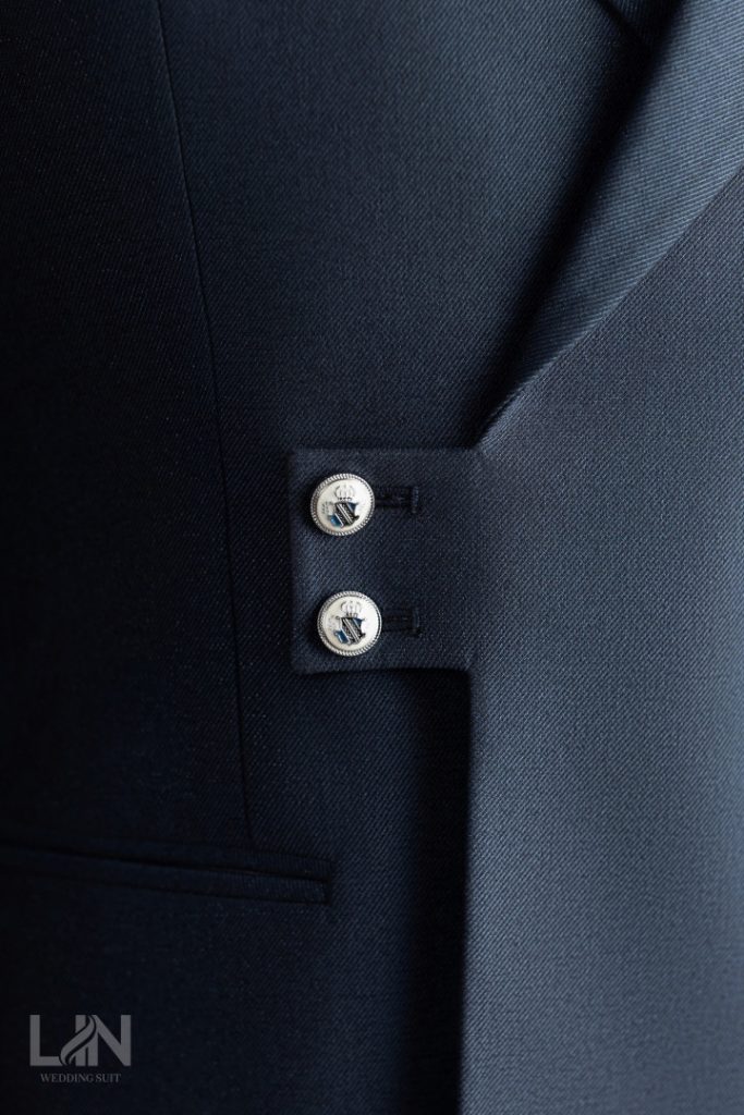 VEST XANH NAVY CÚC CÀI CHÉO – PHONG THÁI QUÝ ÔNG HIỆN ĐẠI