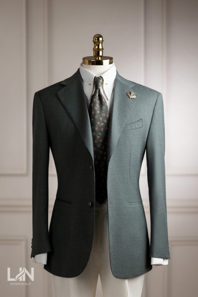 VEST XANH CỔ VỊT – PHONG CÁCH HIỆN ĐẠI CHO CHÀNG RỂ ĐẲNG CẤP