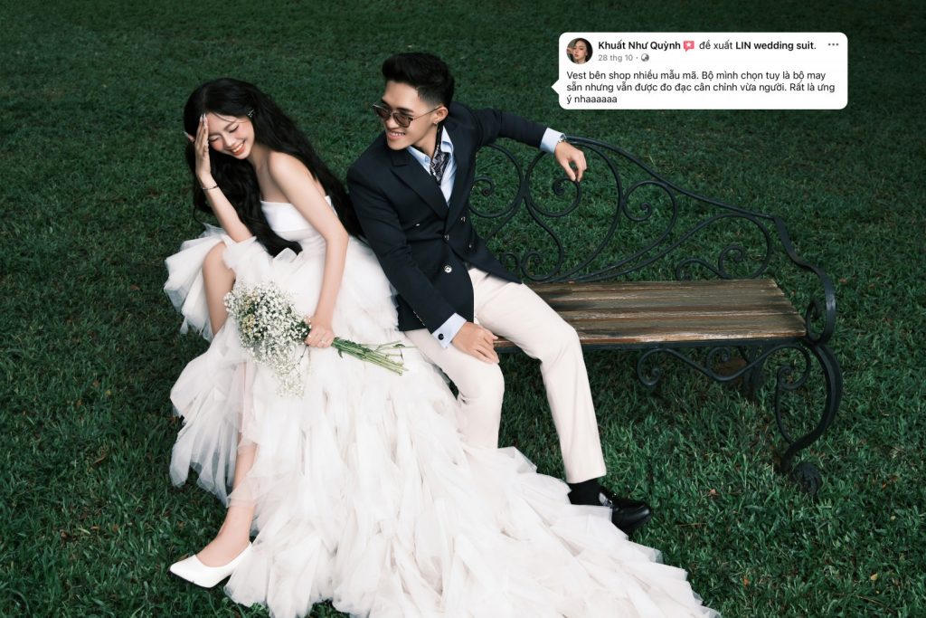 Chú rể Thiên Lý nổi bật trong sắc xanh navy – điểm nhấn phong độ cho khoảnh khắc cưới.