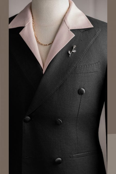 Vest đen xước linen tưng cổ nhọn 6 cúc