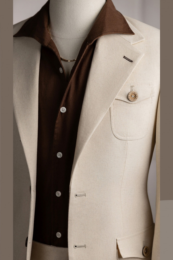 Vest kem sáng linen bột cổ K 2 cúc Vest kem sáng linen bột cổ K 2 cúc