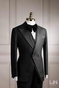 TUXEDO 2 CÚC NGANG - THIẾT KẾ PHÁ CÁCH NHÀ LIN