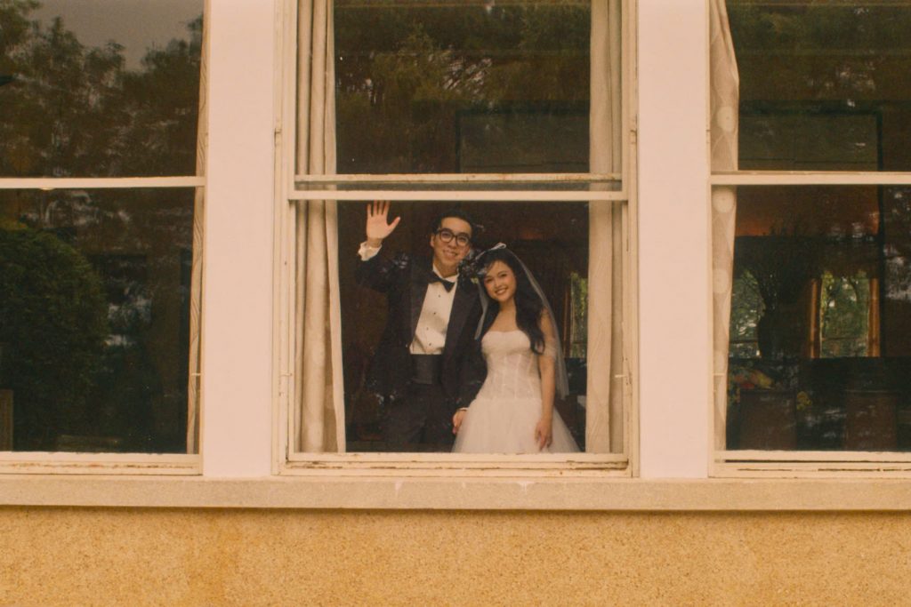 Phi Bảo & Kim Oanh – Yêu là cùng nhau ghi dấu thanh xuân.