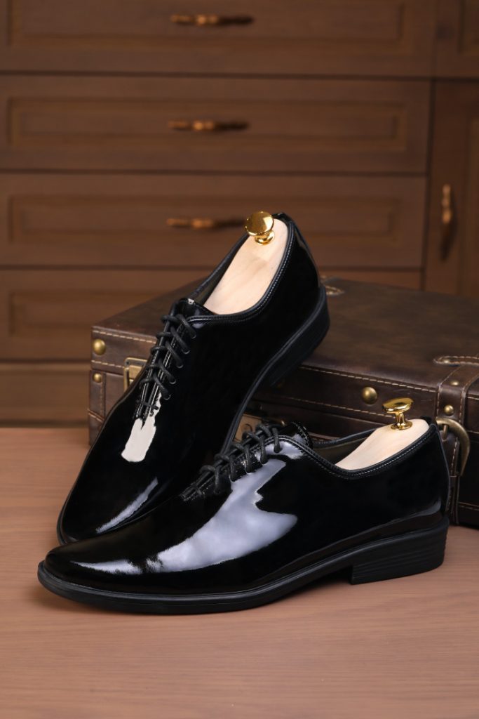 GLOSSY BLACK – Hoàn thiện diện mạo quý ông
