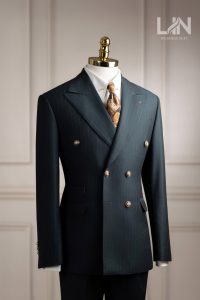 Suit xanh rêu sọc dọc – Khí chất khác biệt cho chú rể hiện đại