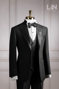 LỊCH LÃM KHÁC BIỆT CÙNG TUXEDO ĐEN MẮT LƯỚI
