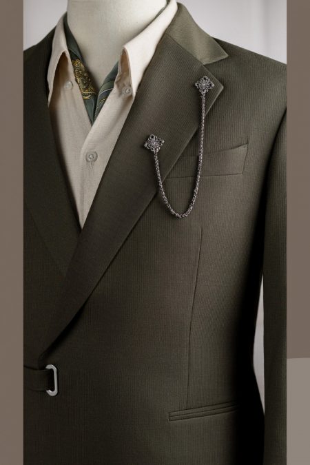 Vest xanh rêu sọc chìm cổ K cài chéo