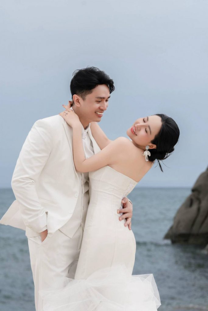 KHÁNH LINH & VIÊN VIBI – KHẮC GHI TÌNH YÊU GIỮA BIỂN XANH