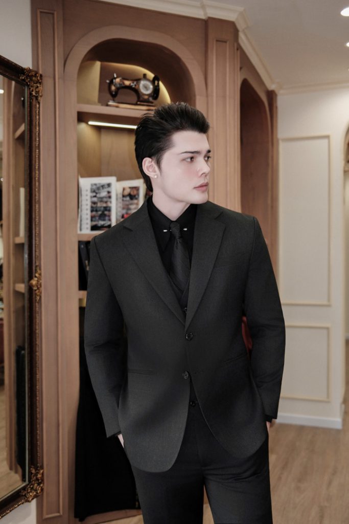 MR. JOHN LỊCH LÃM TRONG SUIT FULL BLACK TẠI LIN WEDDING SUIT