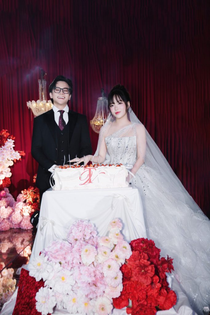 KIM TÂN & THANH VÂN – HẠNH PHÚC ĐƯỢC VIẾT NÊN TỪ NHỮNG ĐIỀU TRỌN VẸN