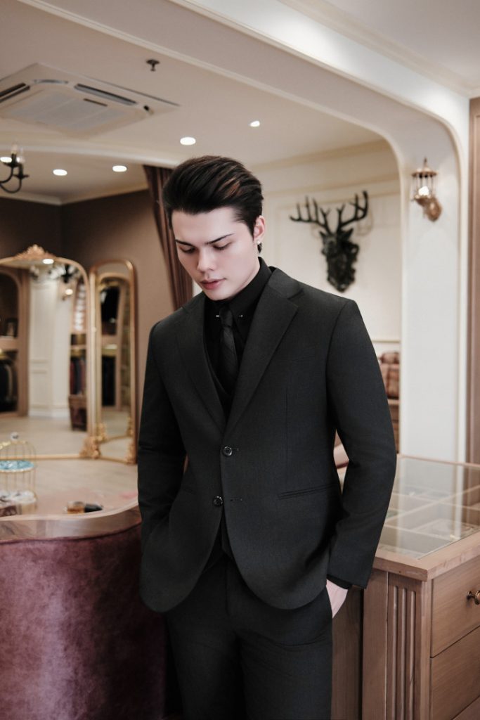 MR. JOHN LỊCH LÃM TRONG SUIT FULL BLACK TẠI LIN WEDDING SUIT
