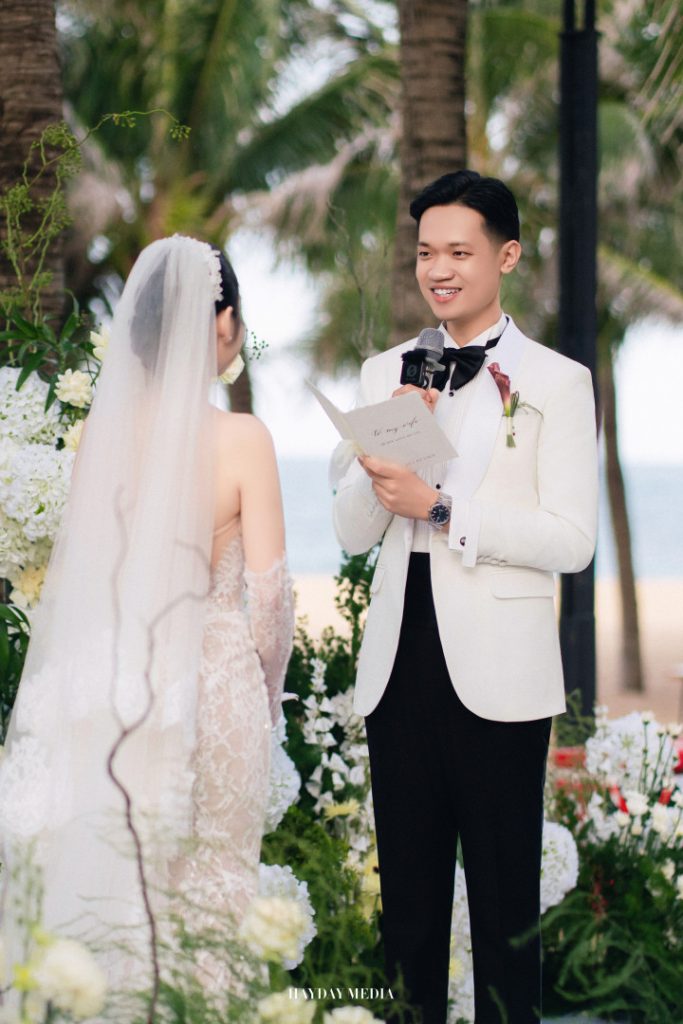 THÀNH ĐẠT & CHÂU HẰNG – CHẠM TỚI CẢM XÚC TRONG GIÂY PHÚT TRAO LỜI THỀ NGUYỆN