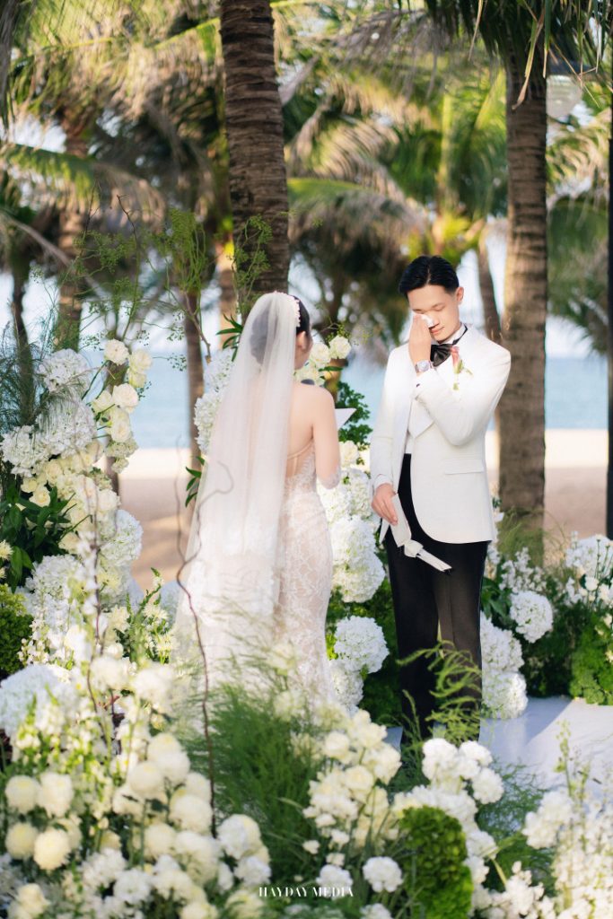 THÀNH ĐẠT & CHÂU HẰNG – CHẠM TỚI CẢM XÚC TRONG GIÂY PHÚT TRAO LỜI THỀ NGUYỆN