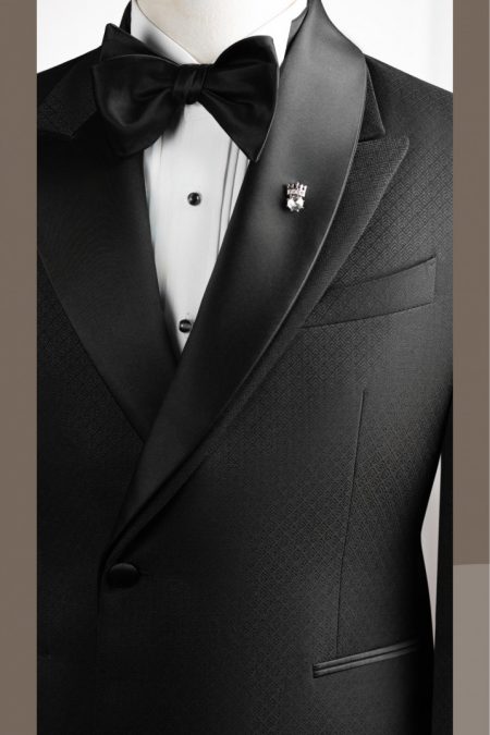Tuxedo đen gấm ve layer thiết kế 1 cúc cài chéo