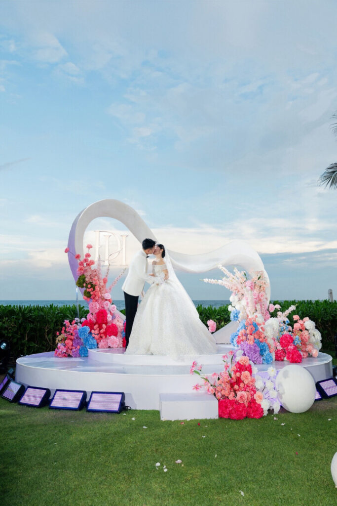 VĂN ĐẠT & NGỌC HÂN – LỜI HẸN ƯỚC GIỮA BIỂN XANH