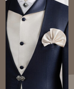 Tuxedo xanh xước cổ tim khóa cài